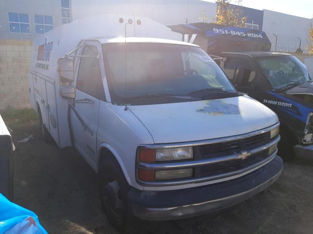 1GBJG31R821159932 - 2002 CHEVROLET EXPRESS G3 WHITE photo 4