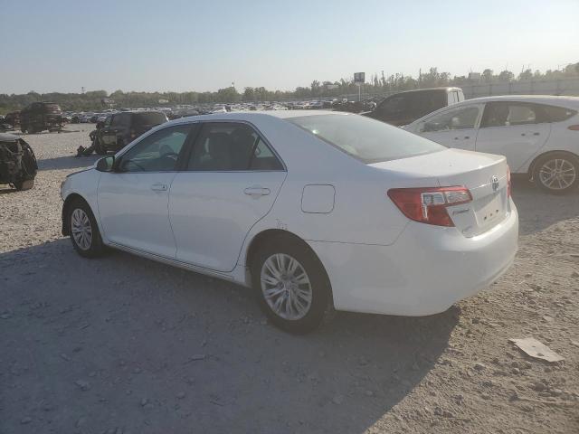 4T4BF1FK0DR311675 - 2013 TOYOTA CAMRY L WHITE photo 2