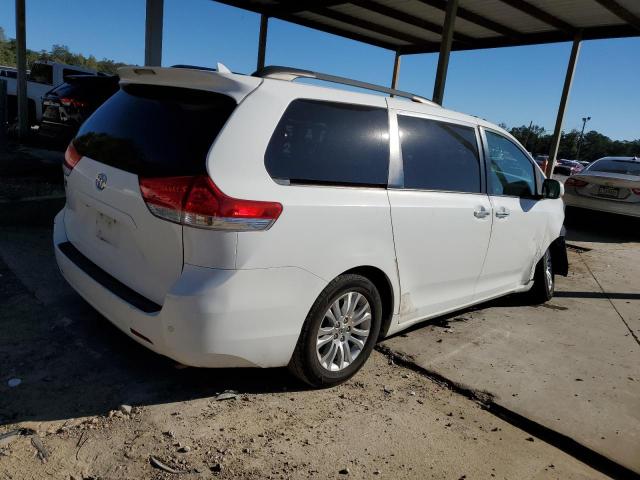 5TDYK3DC1BS056810 - 2011 TOYOTA SIENNA XLE WHITE photo 3