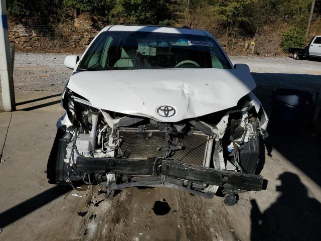 5TDYK3DC1BS056810 - 2011 TOYOTA SIENNA XLE WHITE photo 5