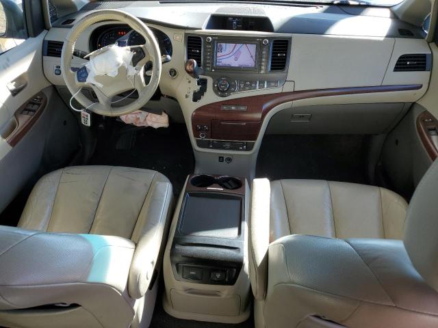 5TDYK3DC1BS056810 - 2011 TOYOTA SIENNA XLE WHITE photo 8