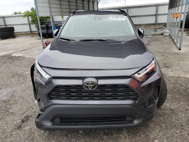 2T3W1RFV0PW289093 - 2023 TOYOTA RAV4 XLE GRAY photo 5