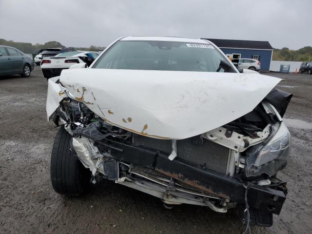 2T1BURHE8HC961772 - 2017 TOYOTA COROLLA L WHITE photo 5