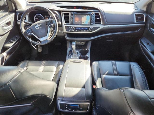 5TDJZRFH3HS358682 - 2017 TOYOTA HIGHLANDER SE 黑色 照片 8