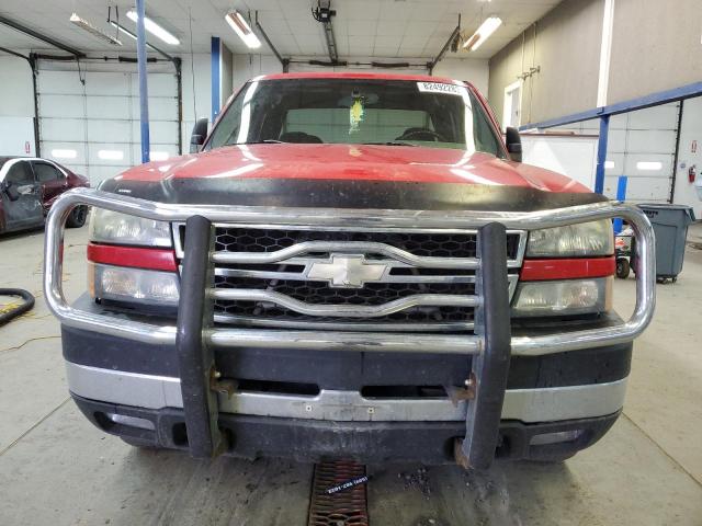 1GCHK29U66E186203 - 2006 CHEVROLET SILVERADO K2500 HEAVY DUTY RED photo 5