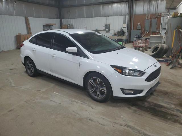 1FADP3FE4JL246394 - 2018 FORD FOCUS SE WHITE photo 4