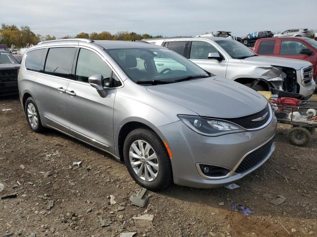 2C4RC1BGXJR217464 - 2018 CHRYSLER PACIFICA TOURING L Argent photo 4