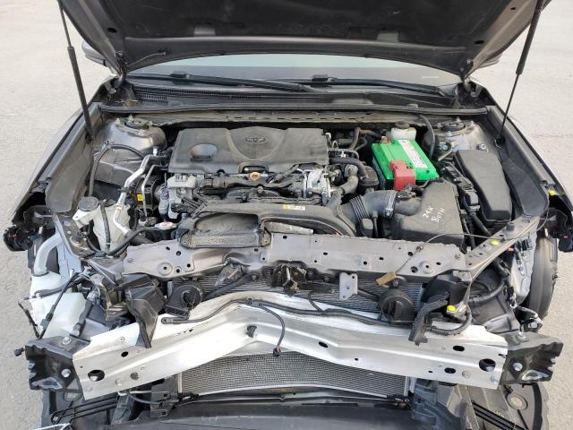 4T1B11HK1JU570967 - 2018 TOYOTA CAMRY L GRAY photo 11