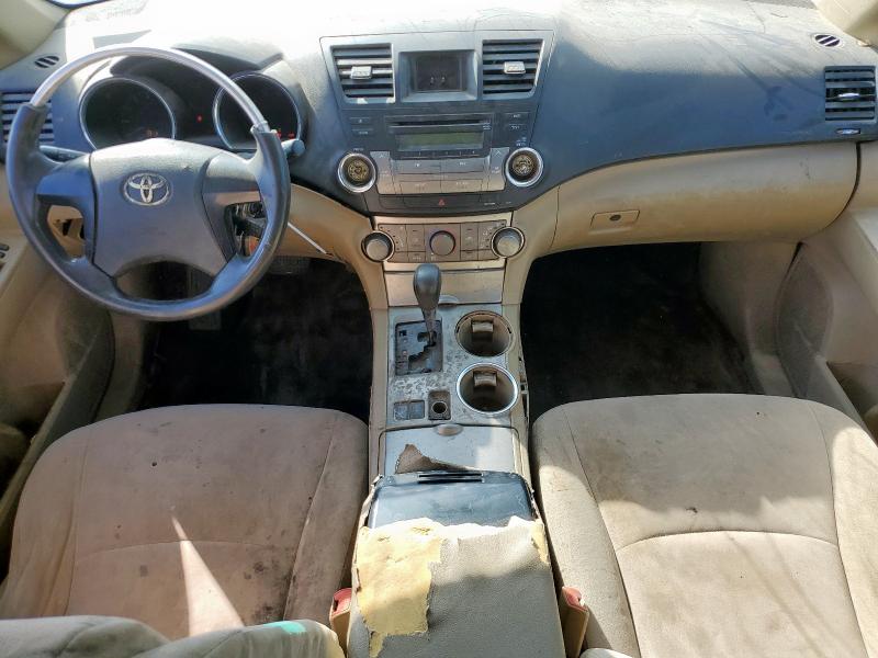 5TDZA3EHXBS012676 - 2011 TOYOTA HIGHLANDER BASE Crème photo 8