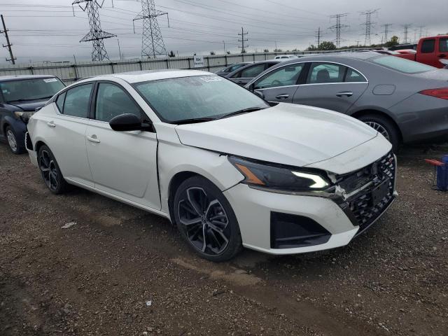 1N4BL4CV8PN410062 - 2023 NISSAN ALTIMA SR Beyaz fotoğraf 4