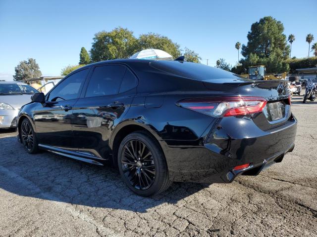 4T1G11AK9NU070822 - 2022 TOYOTA CAMRY SE BLACK photo 2