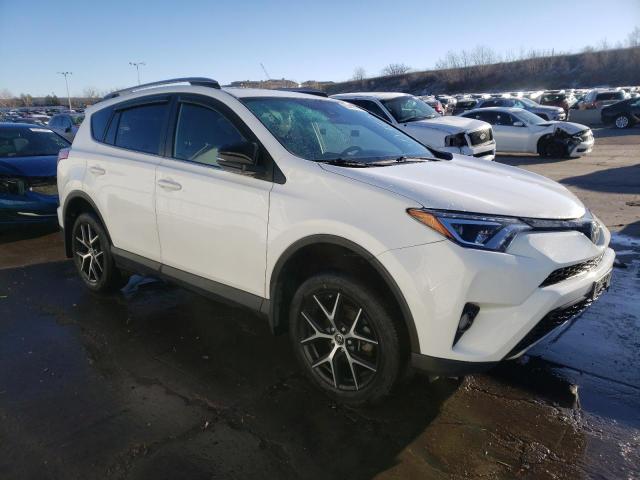 JTMJFREV4JJ205375 - 2018 TOYOTA RAV4 SE WHITE photo 4