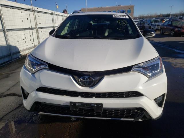 JTMJFREV4JJ205375 - 2018 TOYOTA RAV4 SE WHITE photo 5