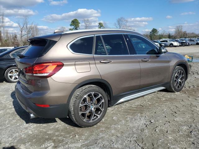 WBXJG9C06L5P15035 - 2020 BMW X1 XDRIVE28I GRAY photo 3