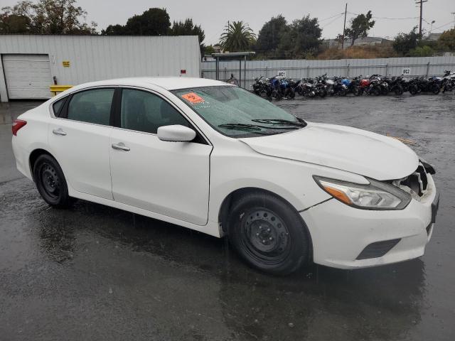 1N4AL3AP9GN376479 - 2016 NISSAN ALTIMA 2.5 WHITE photo 4