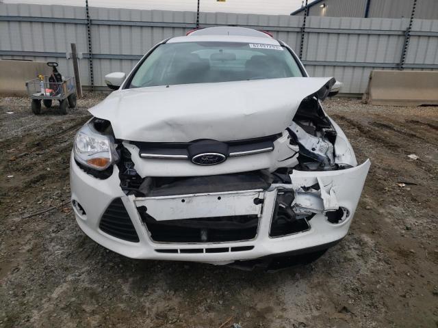 1FADP3F22EL268485 - 2014 FORD FOCUS SE WHITE photo 5