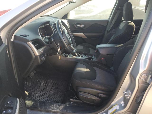 1C4PJMCB9JD558004 - 2018 JEEP CHEROKEE LATITUDE Gümüş foto 7