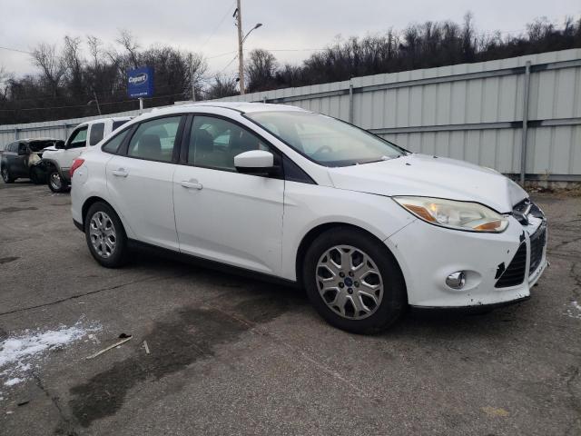 1FAHP3F2XCL216441 - 2012 FORD FOCUS SE WHITE photo 4