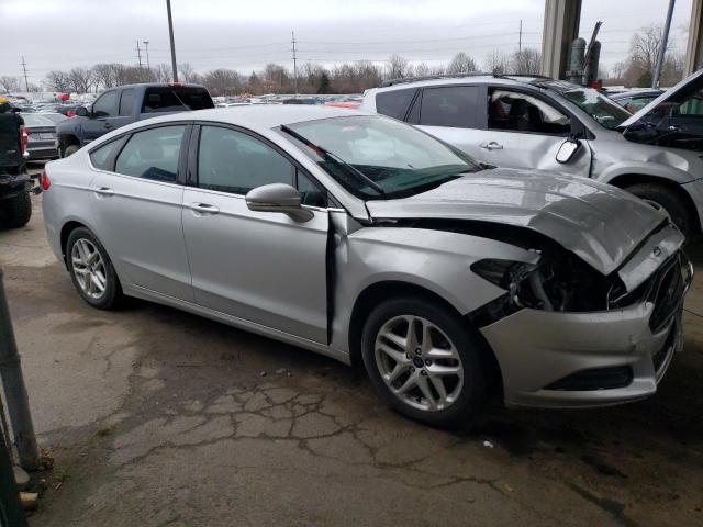 3FA6P0HD4GR381722 - 2016 FORD FUSION SE SILVER photo 4