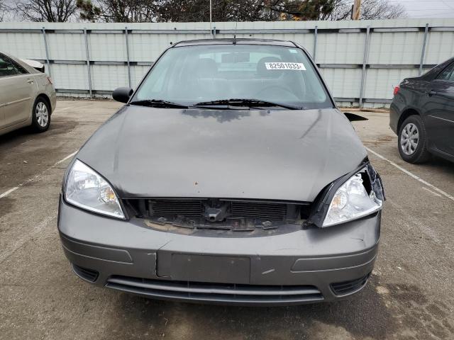 1FAFP34N66W118367 - 2006 FORD FOCUS ZX4 GRAY photo 5