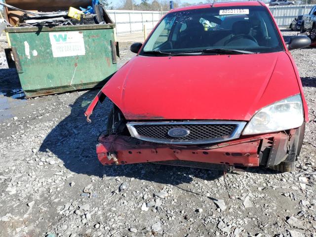 1FAFP31N77W232920 - 2007 FORD FOCUS ZX3 RED photo 5