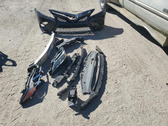 4T1B11HKXJU610091 - 2018 TOYOTA CAMRY L BLACK photo 12