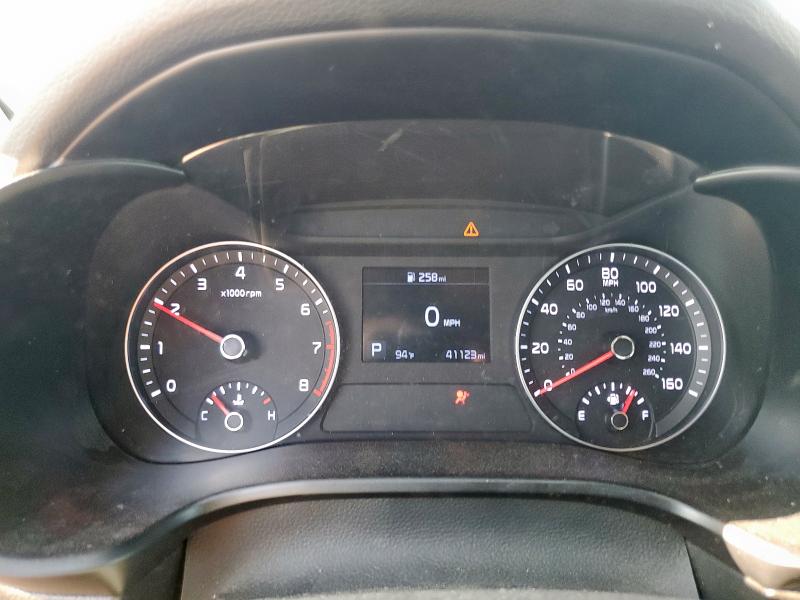 3KPF24AD7KE115363 - 2019 KIA FORTE FE RED photo 9