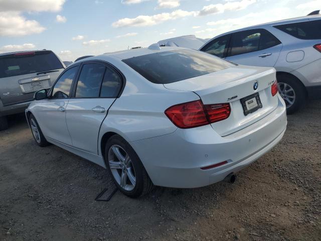 WBA3C3C51DF978875 - 2013 BMW 320 I XDRIVE WHITE photo 2