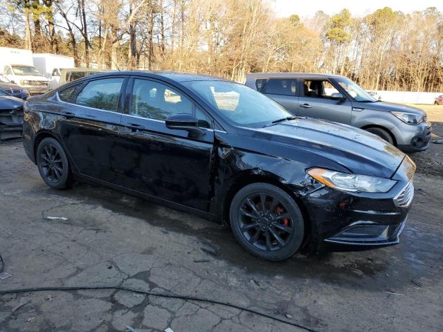 3FA6P0HD5HR309154 - 2017 FORD FUSION SE BLACK photo 4