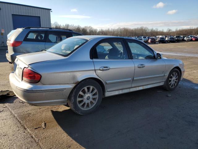 KMHWF35HX5A106736 - 2005 HYUNDAI SONATA GLS SILVER photo 3