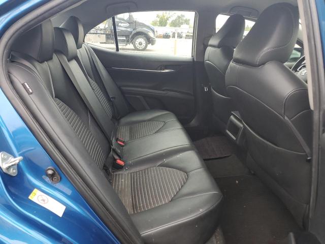 4T1B11HK4JU051007 - 2018 TOYOTA CAMRY L BLUE photo 10