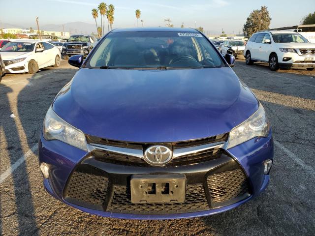 4T1BF1FK7GU581789 - 2016 TOYOTA CAMRY LE BLUE photo 5