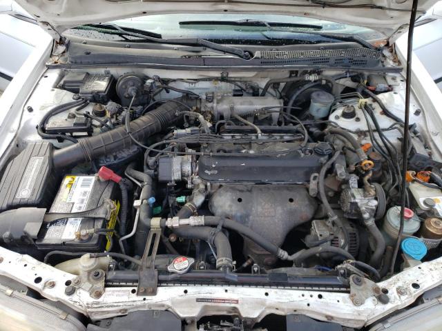 1HGCD5644RA056542 - 1994 HONDA ACCORD LX WHITE photo 11