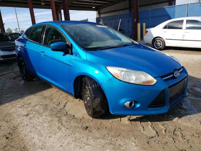 1FAHP3F27CL293140 - 2012 FORD FOCUS SE BLUE photo 4