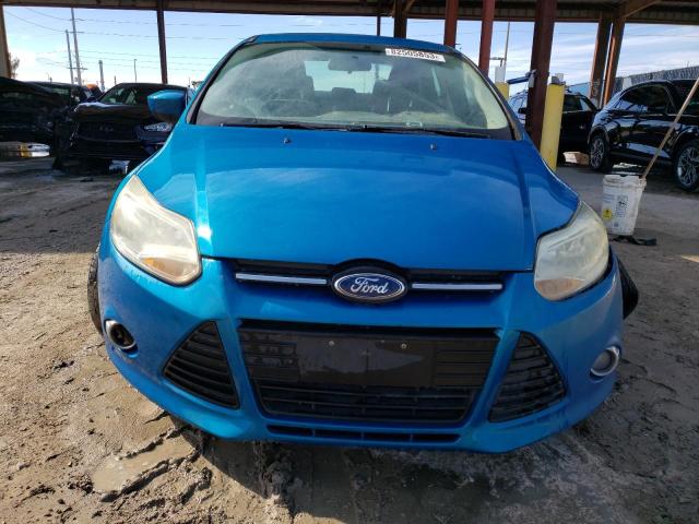 1FAHP3F27CL293140 - 2012 FORD FOCUS SE BLUE photo 5