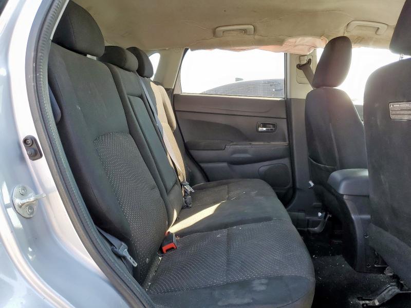 JA4AP3AU6GZ049884 - 2016 MITSUBISHI OUTLANDER ES 银色 照片 11