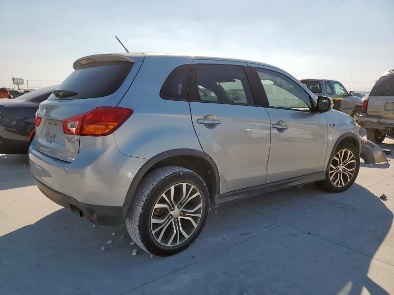 JA4AP3AU6GZ049884 - 2016 MITSUBISHI OUTLANDER ES 银色 照片 3