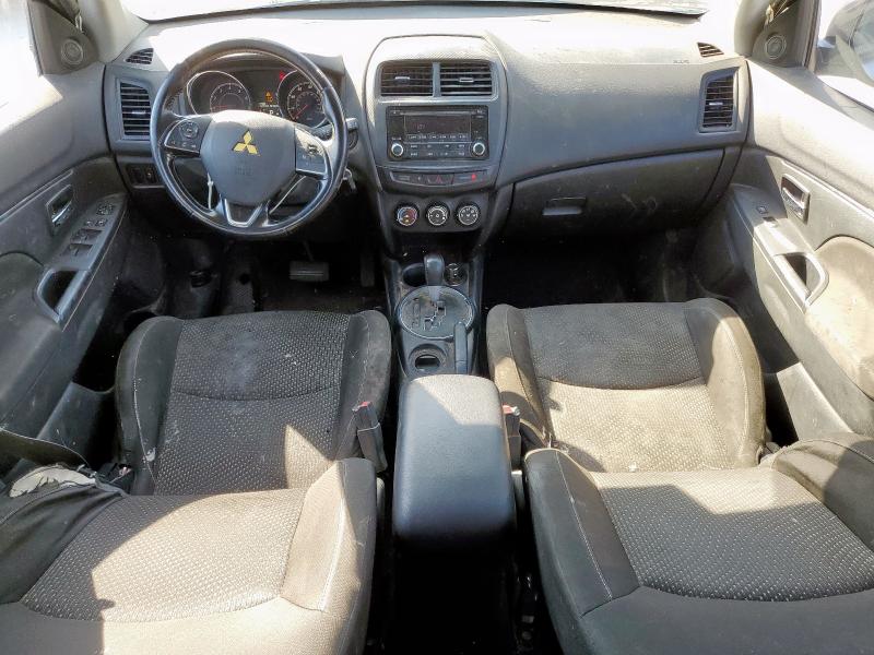 JA4AP3AU6GZ049884 - 2016 MITSUBISHI OUTLANDER ES 银色 照片 8