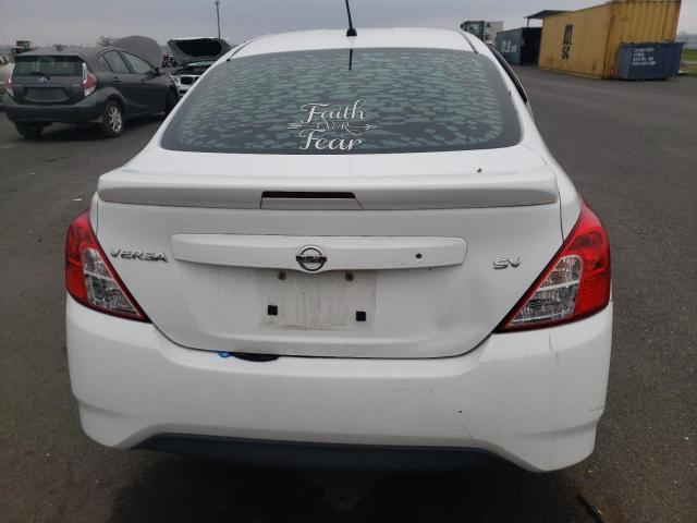 3N1CN7AP8HL839138 - 2017 NISSAN VERSA S WHITE photo 6