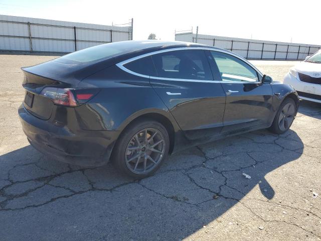 5YJ3E1EAXKF316760 - 2019 TESLA MODEL 3 Чорний фото 3