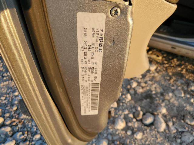 2C4RC1BG4GR229716 - 2016 CHRYSLER TOWN & COU TOURING 银色 照片 14