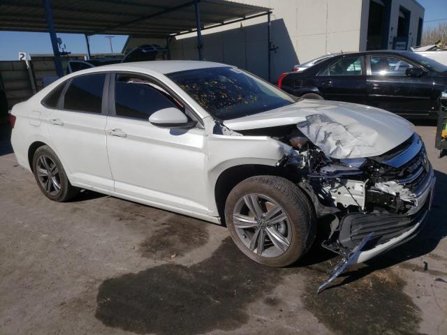 3VWEM7BU9PM060558 - 2023 VOLKSWAGEN JETTA SE WHITE photo 4