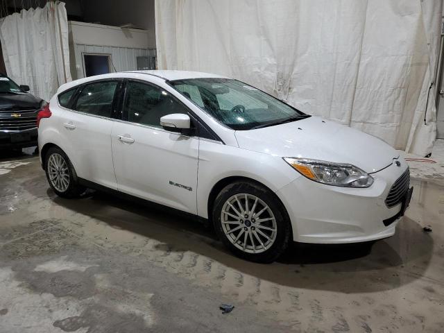 1FADP3R4XDL201869 - 2013 FORD FOCUS BEV WHITE photo 4