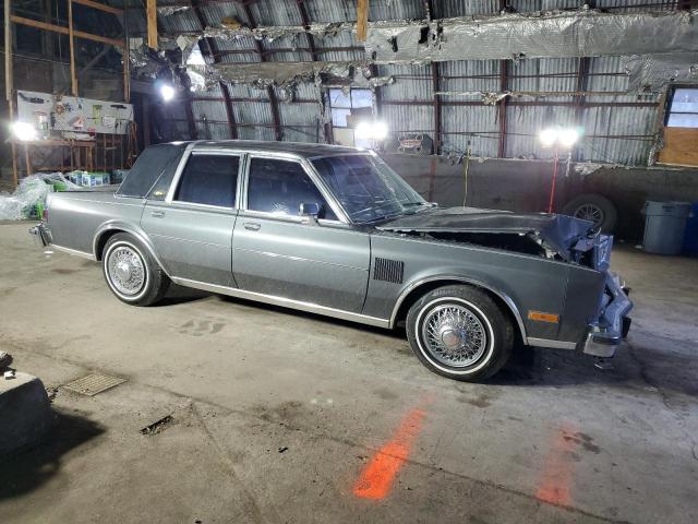 2C3BF66K0CR209935 - 1982 CHRYSLER NEW YORKER GRAY photo 4