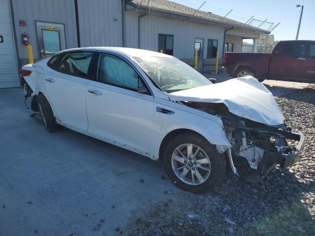 5XXGT4L39JG192814 - 2018 KIA OPTIMA LX WHITE photo 4