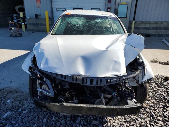 5XXGT4L39JG192814 - 2018 KIA OPTIMA LX WHITE photo 5