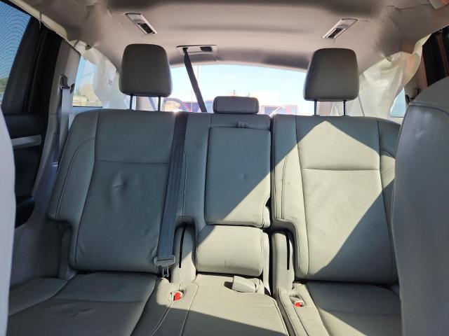 5TDKZRFH3HS201609 - 2017 TOYOTA HIGHLANDER SE WHITE photo 10