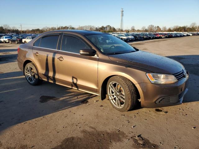 3VWBP7AJ9DM290761 - 2013 VOLKSWAGEN JETTA SE BROWN photo 4