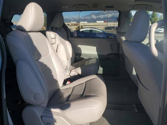 5TDYZ3DC9HS808208 - 2017 TOYOTA SIENNA XLE ვერცხლისფერი ფოტო 11