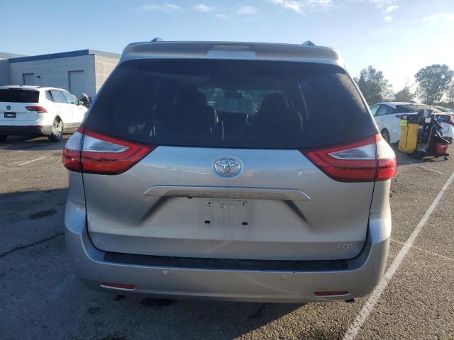 5TDYZ3DC9HS808208 - 2017 TOYOTA SIENNA XLE ვერცხლისფერი ფოტო 6